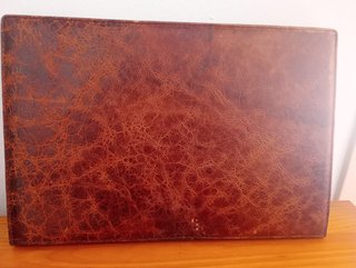 Cartera de piel marrón