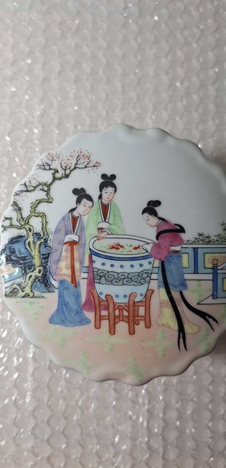 Cajita de porcelana china Famille Rose