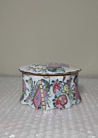 Cajita de porcelana china Famille Rose