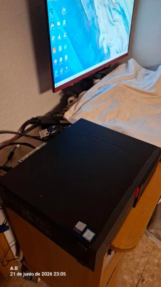 Lenovo ThinkCentre i5-8500 .