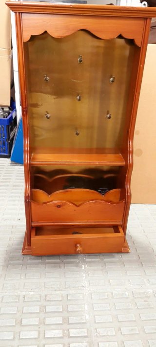 Estantería llavero madera pino