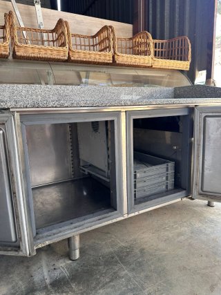 Mesa Refrigerada Infrico 175 cm