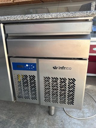 Mesa Refrigerada Infrico 175 cm