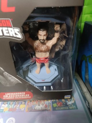 Figuras Ilia Topuria y Connor Mcgregor UFC