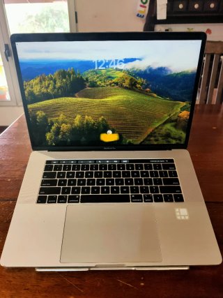 MacBook Pro 15" (2018) | i7 6 Núcleos | 16GB l 4GB