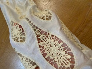 Vestido Fetiche Suances blanco y beige nuevo
