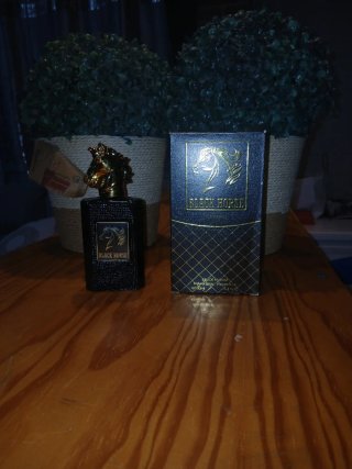 Perfume Black Horse Negro y Dorado