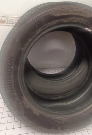 2 Neumáticos HANKOOK Usados 205/60 R17  97W