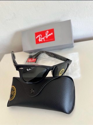 Occhiali da sole Ray-Ban Wayfarer per l'estate