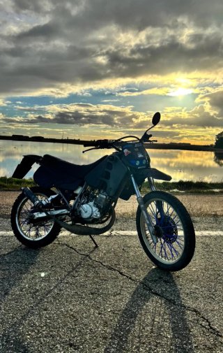 Honda CRM 50 cc Enduro Negra