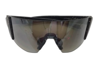 gafa de sol señora hawkers one carbon black