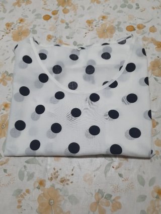 Top cotone bianco pois neri