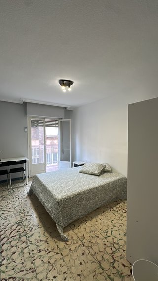 Profesional de mantenimiento y reformas • Instala