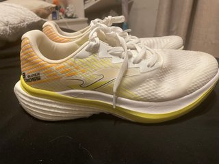Zapatillas Joma Running Blancas y Amarillas
