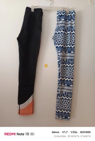Pack 2 leggings: negro/naranja y estampado