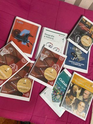 Libros 4º ESO del instituto IES ENRIQUE NIETO
