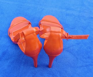 Sandalias tacón Bershka naranja talla 37