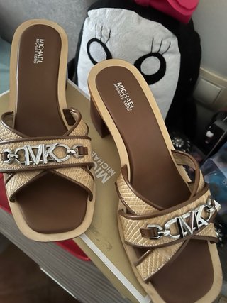 Sandalias Michael Kors Marrón y Dorado