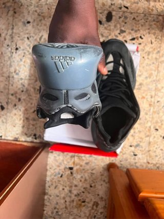Adidas Yeezy 700 V3 Negro