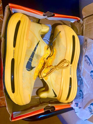 Nike Vomero Premium Edición Especial Talla 44