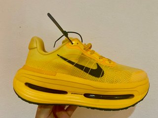 Nike Vomero Premium Edición Especial Talla 44