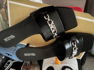 Mules Michael Kors Piel Tacón Negro Plata