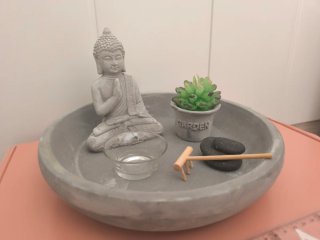 Lámpara de mesa de piedra y tela