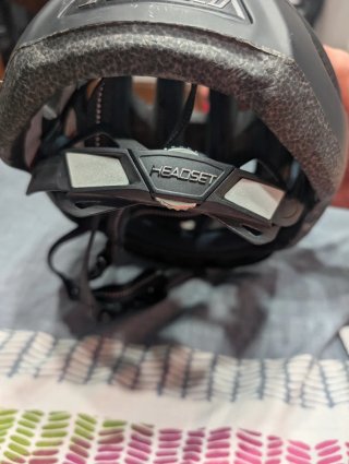Casco Specialized con luz trasera