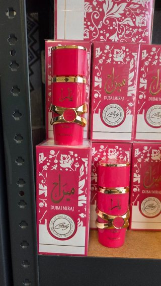 Dubai Miraj Colonia Árabe Rosa y Dorada