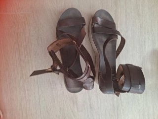 Sandalias de cuero marrones