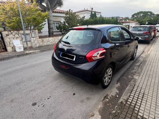 Peugeot 208 2014