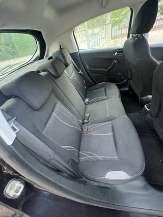Peugeot 208 2014