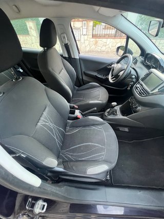 Peugeot 208 2014