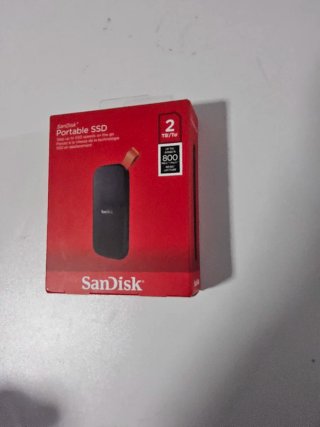 SanDisk Portable SSD 2TB【中古】 SanDisk SSD Portátil 2TB de Segunda mano por 140 EUR en Vigo