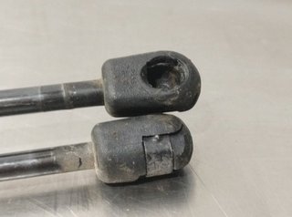 AMORTIGUADORES MALETERO / PORTON KIA PICANTO (SA)