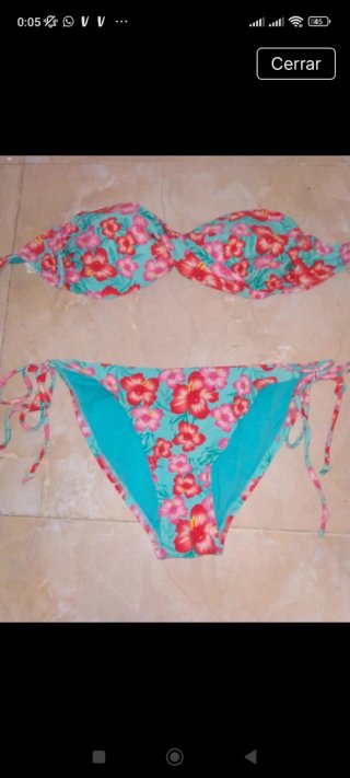 Bikini floral azul y rosa