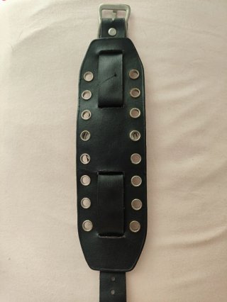 Reloj Punk Cuero Negro y Plata BRSDK