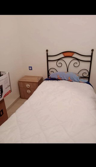 Se alquila piso de dos dormitorios
