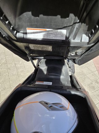 Suzuki Burgman 400cc Maxi Scooter