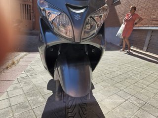 Suzuki Burgman 400cc Maxi Scooter