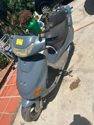 Kymco Scout 49cc Scooter Gris
