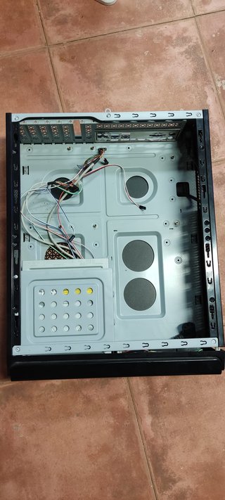 Caja PC Sobremesa Horizontal con Lector DVD LG