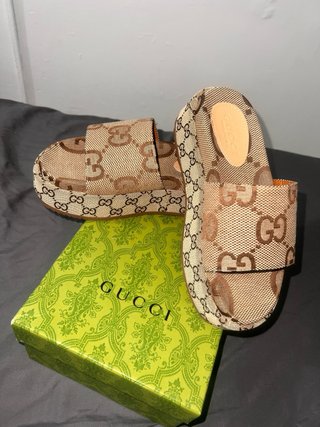Sandalias Gucci Angelina Maxi GG Beige