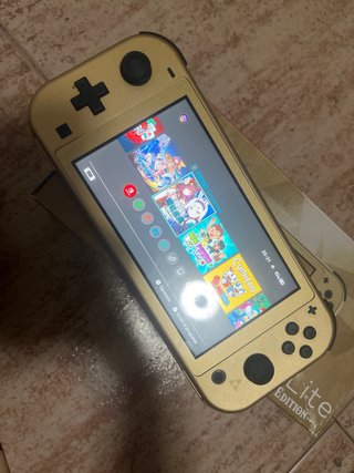 Nintendo Switch Lite Zelda Hyrule Edition