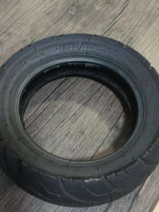 Rueda patinete nueva.80/65-6