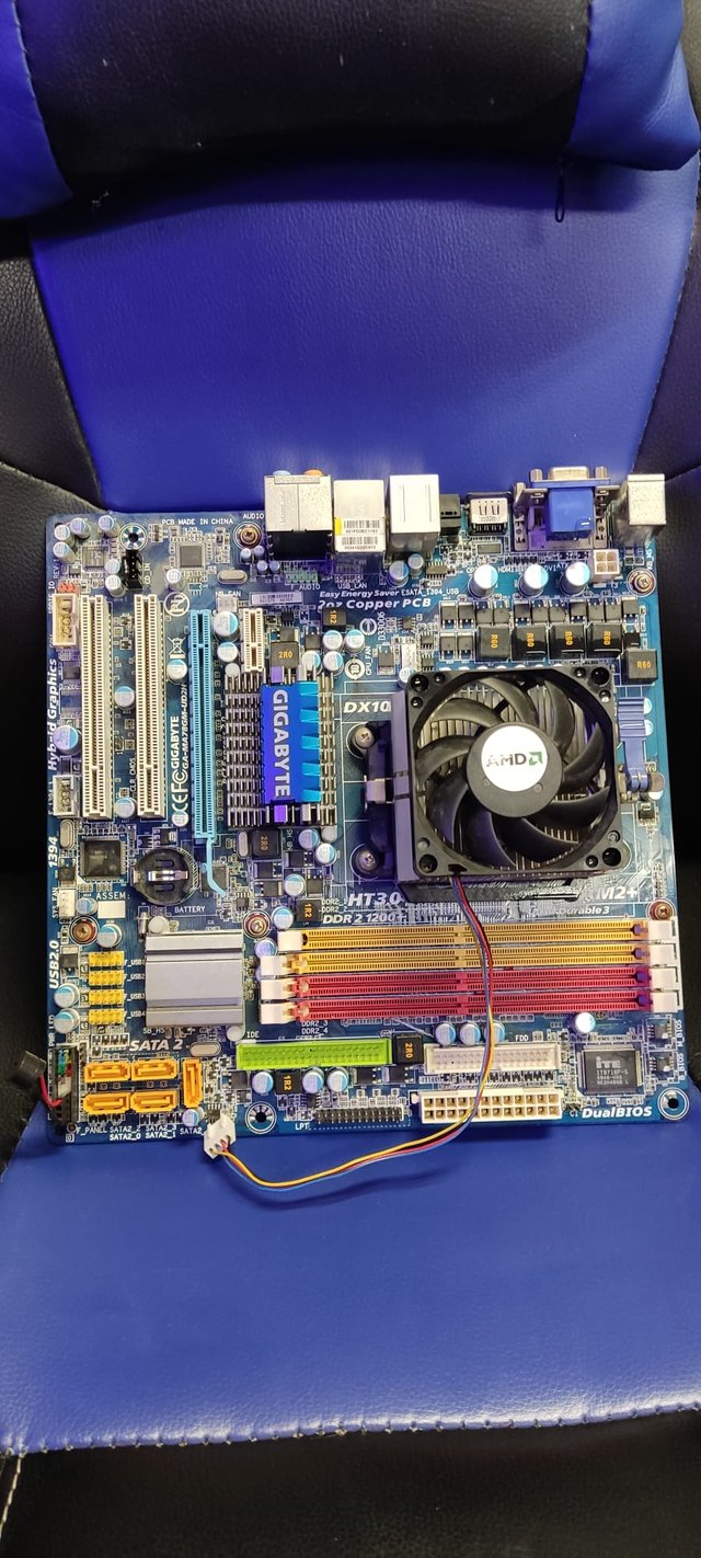 PLACA BASE GIBABYTE + CPU AMD + DISIPADOR