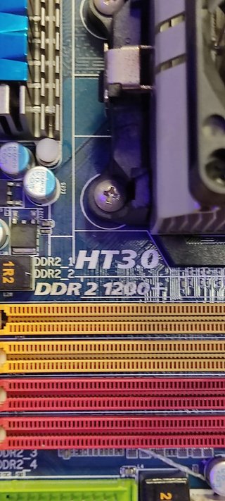Placa Base Gigabyte con CPU AMD y Disipador