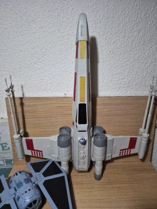 Star Wars X-Wing e TIE Fighter Giocattoli