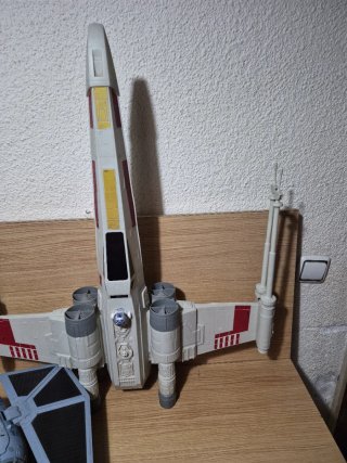 Star Wars X-Wing e TIE Fighter Giocattoli