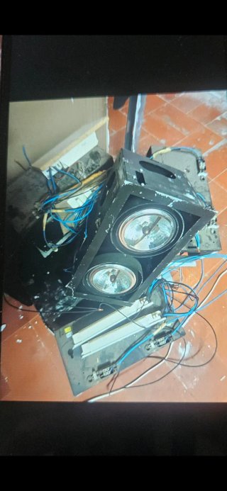 Focos de techo dobles con cables